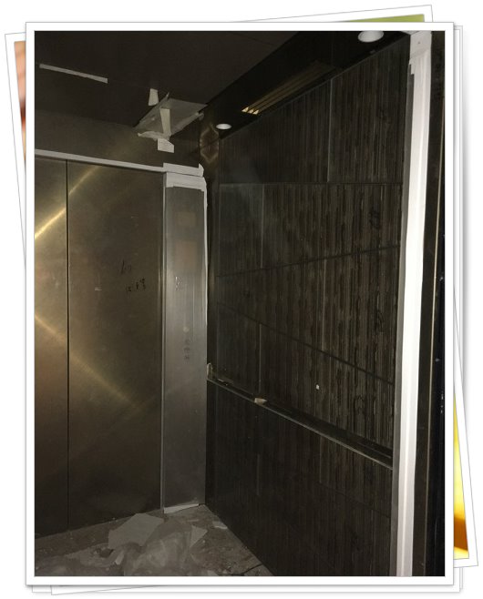 lift door